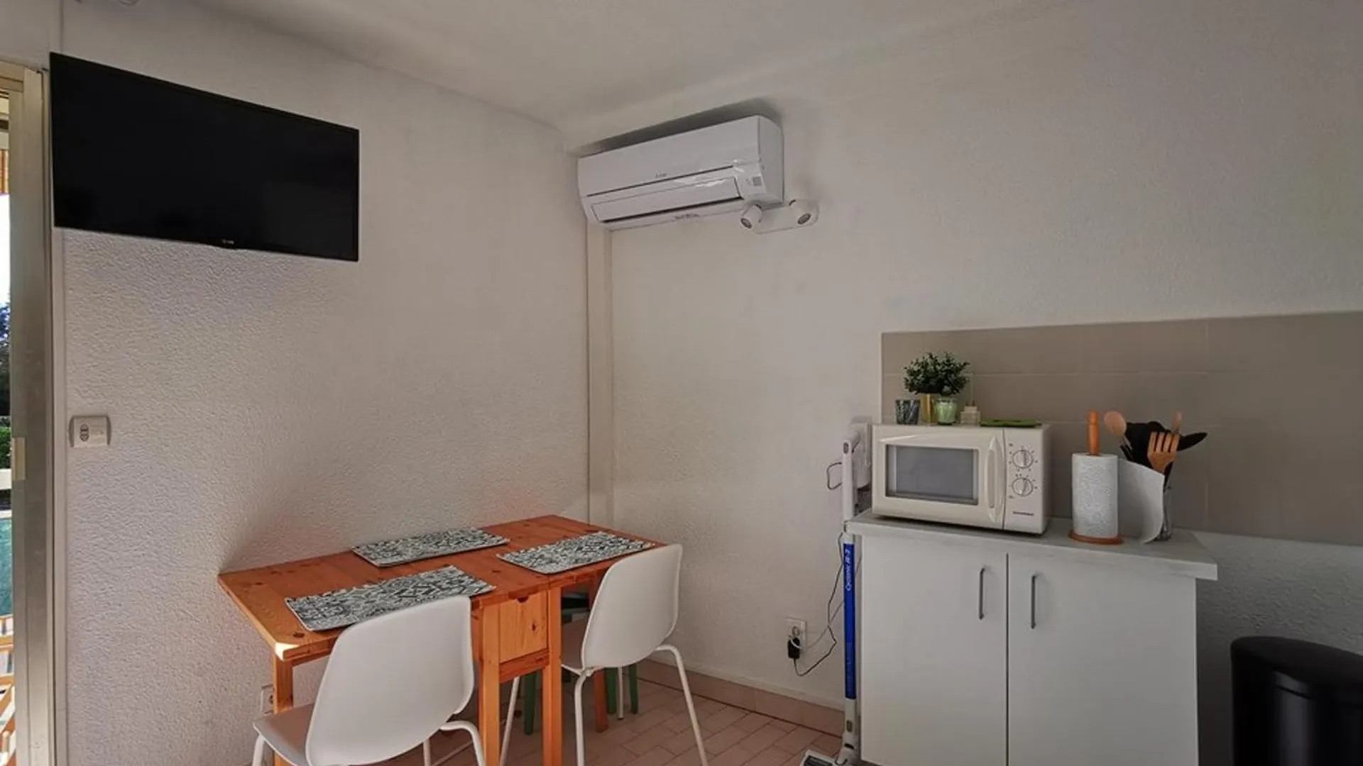 Apartment Studio 4 Personnes En Bord De Mer Au Lavandou Avec Parking - Fr-1-803-89 Le Lavandou